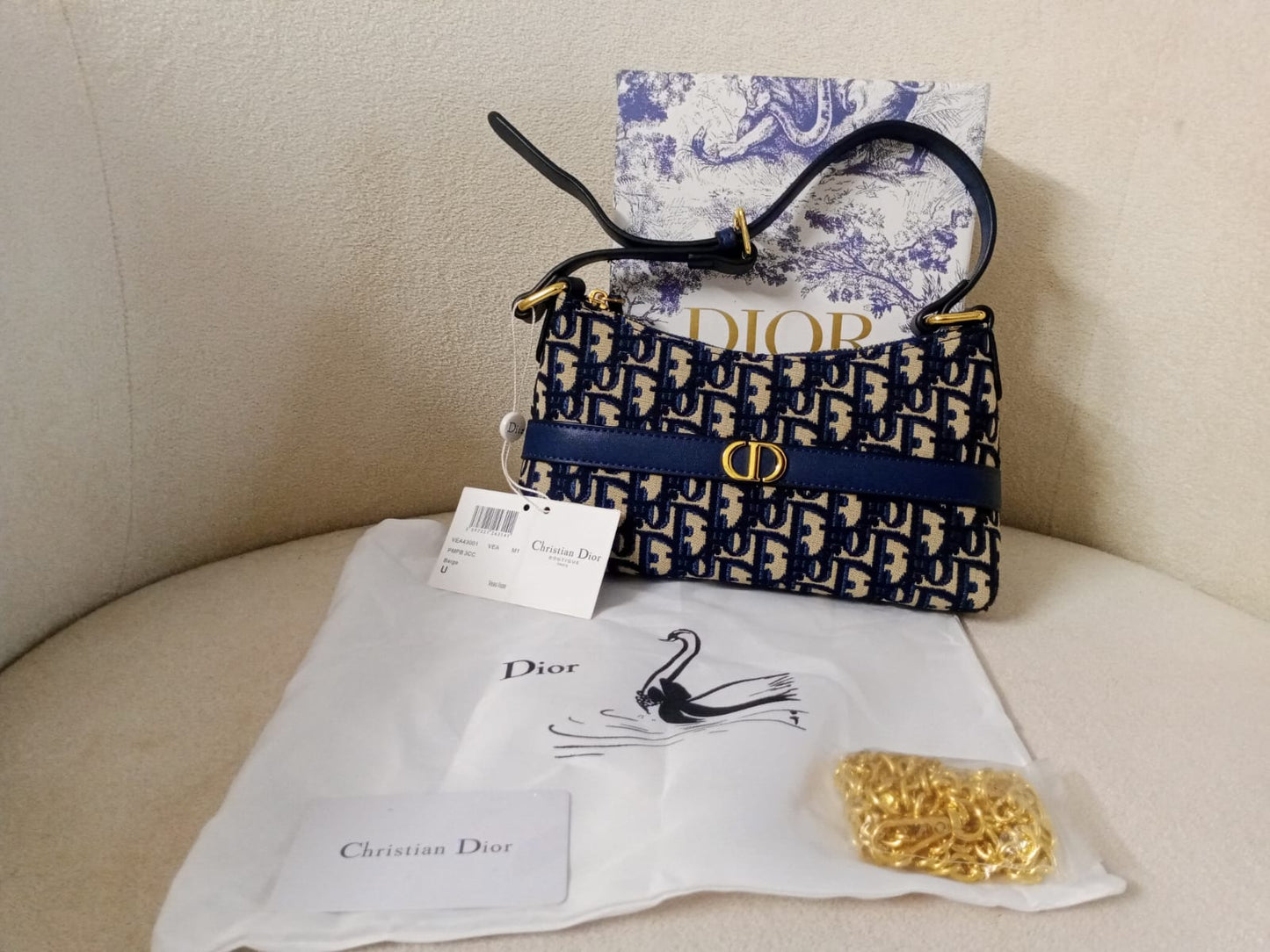 Dior 30 Montaigne East-West Shoulder Bag ā Dior Oblique Jacquard