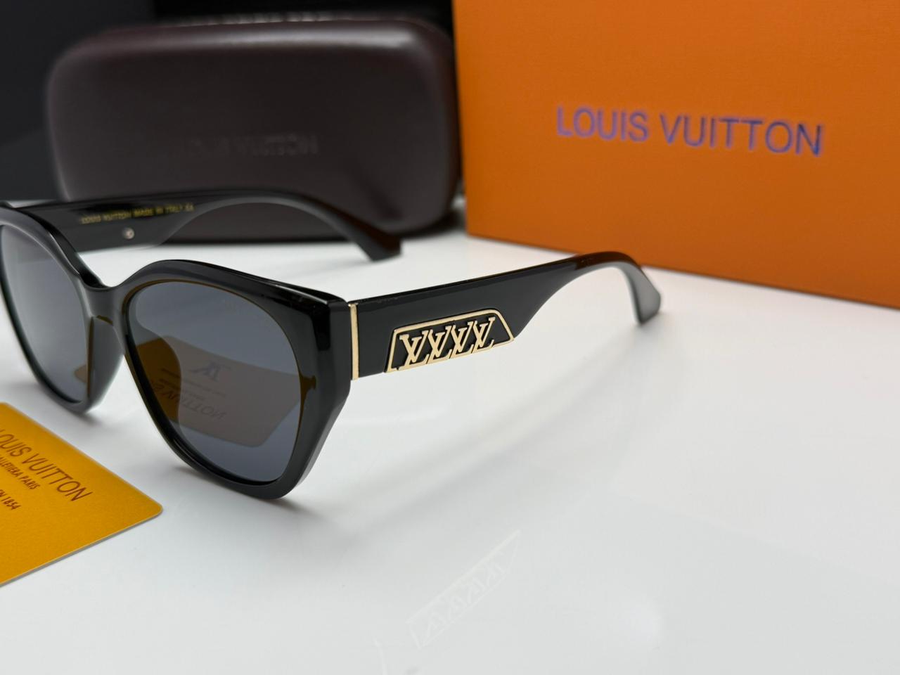 Louis Vuitton Signature Square Sunglasses ā Black Edition