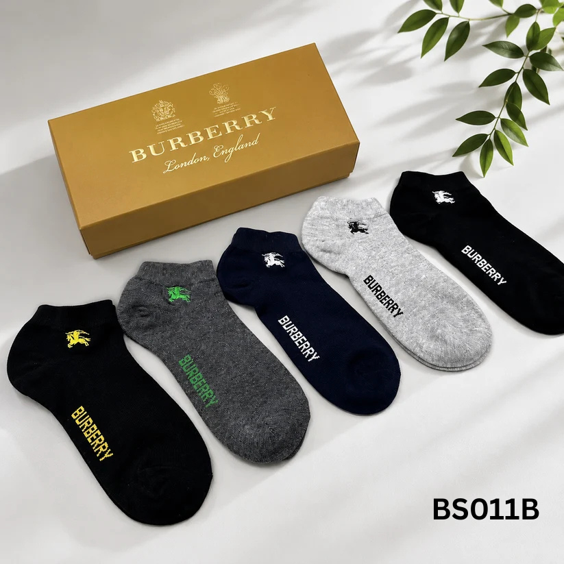Burberry Embroidered Logo Ankle Socks