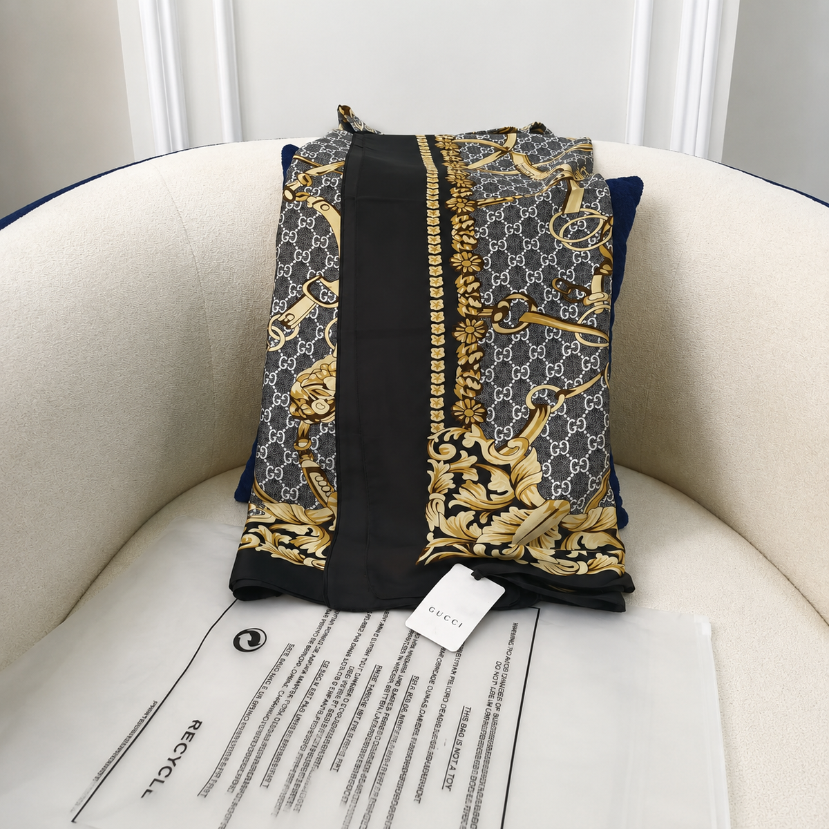Gucci GG Equestrian Silk Blend Luxury Stole – Black Edition