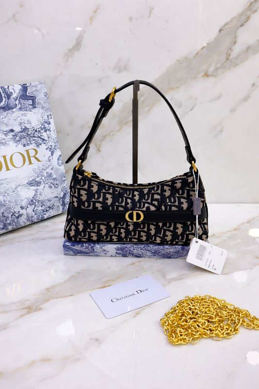 Dior 30 Montaigne East-West Shoulder Bag – Dior Oblique Jacquard