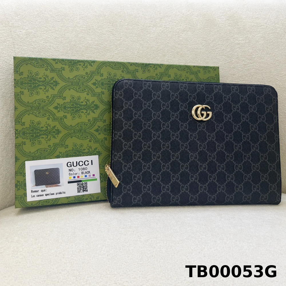 Gu-cci GG Supreme Zip Clutch
