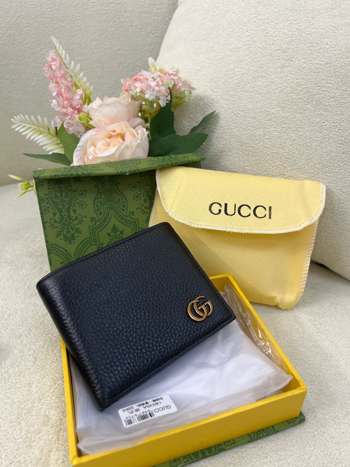 Gu-cci GG Logo Leather Wallet Style