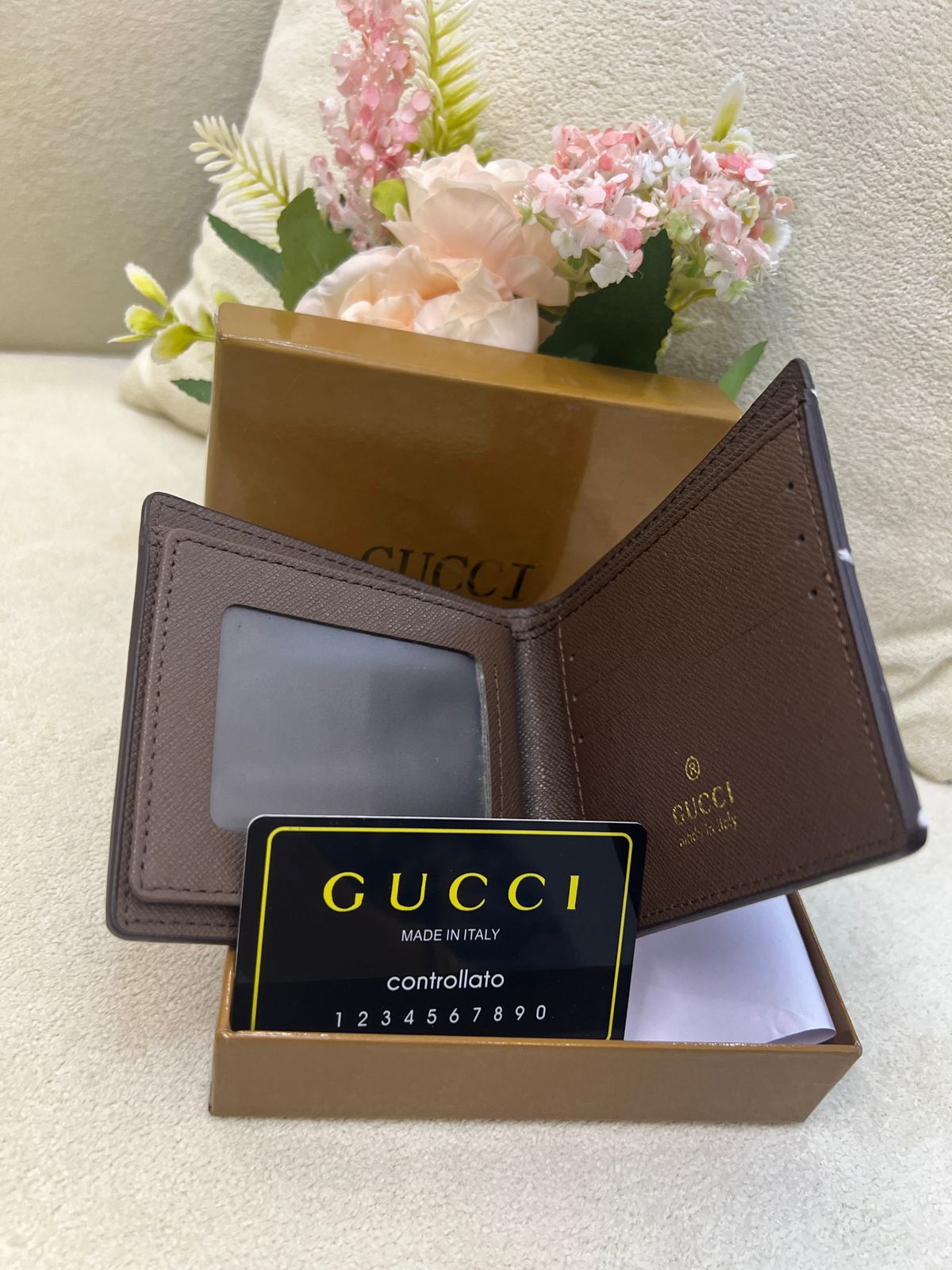 Gu-cci GG Monogram Bi-Fold Wallet Style