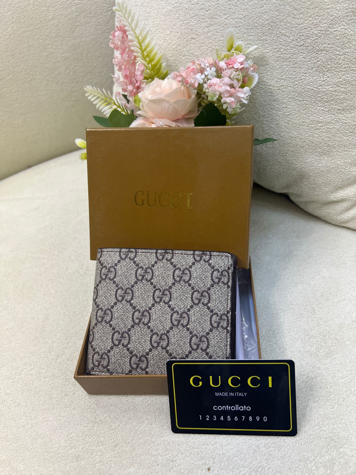 Gu-cci GG Monogram Bi-Fold Wallet Style