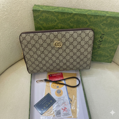 Gucci GG Supreme Zip Clutch – Beige and Brown