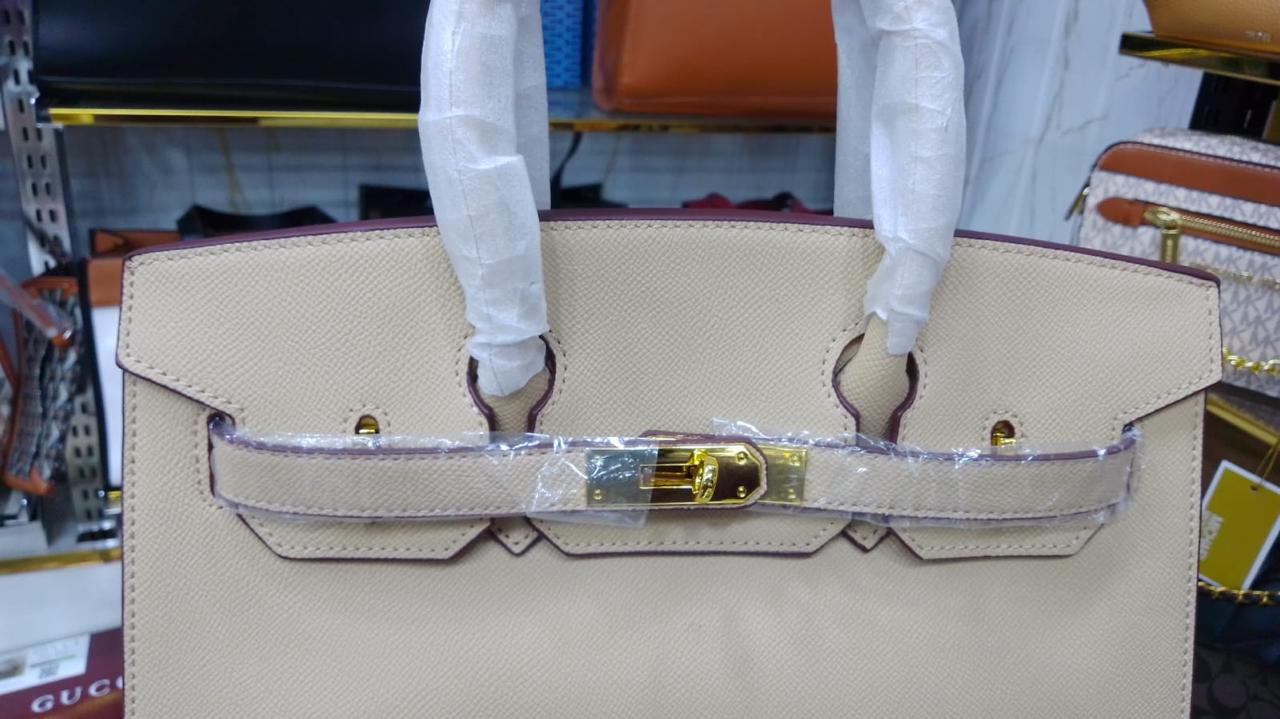 Hermès Birkin 30 – Togo Leather with Gold Hardware