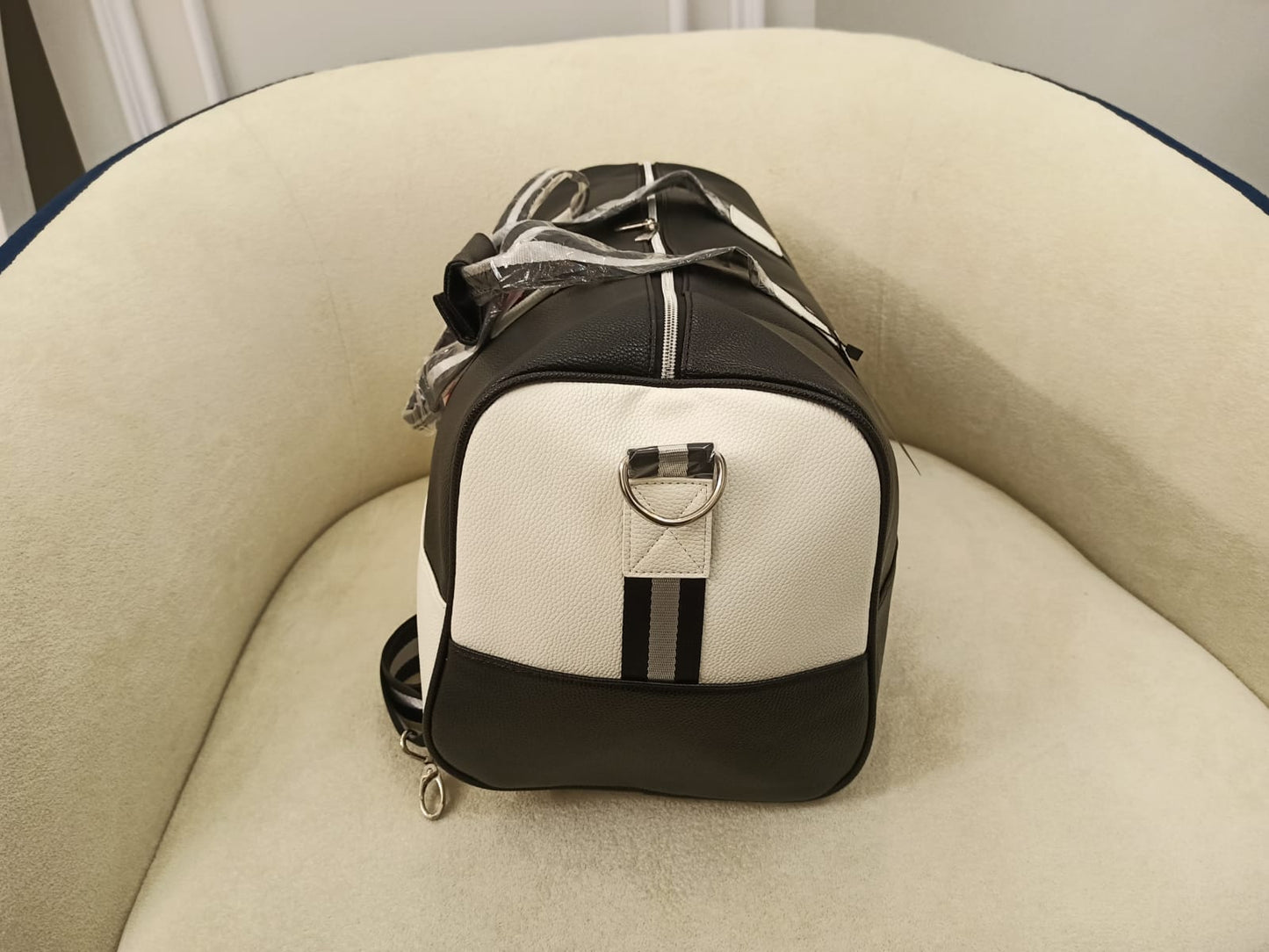 Hugo Boss Signature Sports Duffel Bag - Black/White Edition