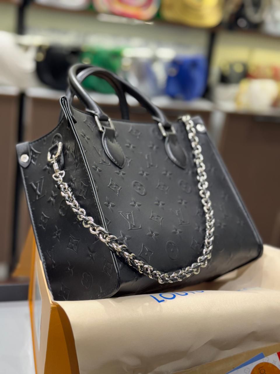 Lo-uis Vuitton Onthego PM Monogram Empreinte Handbag