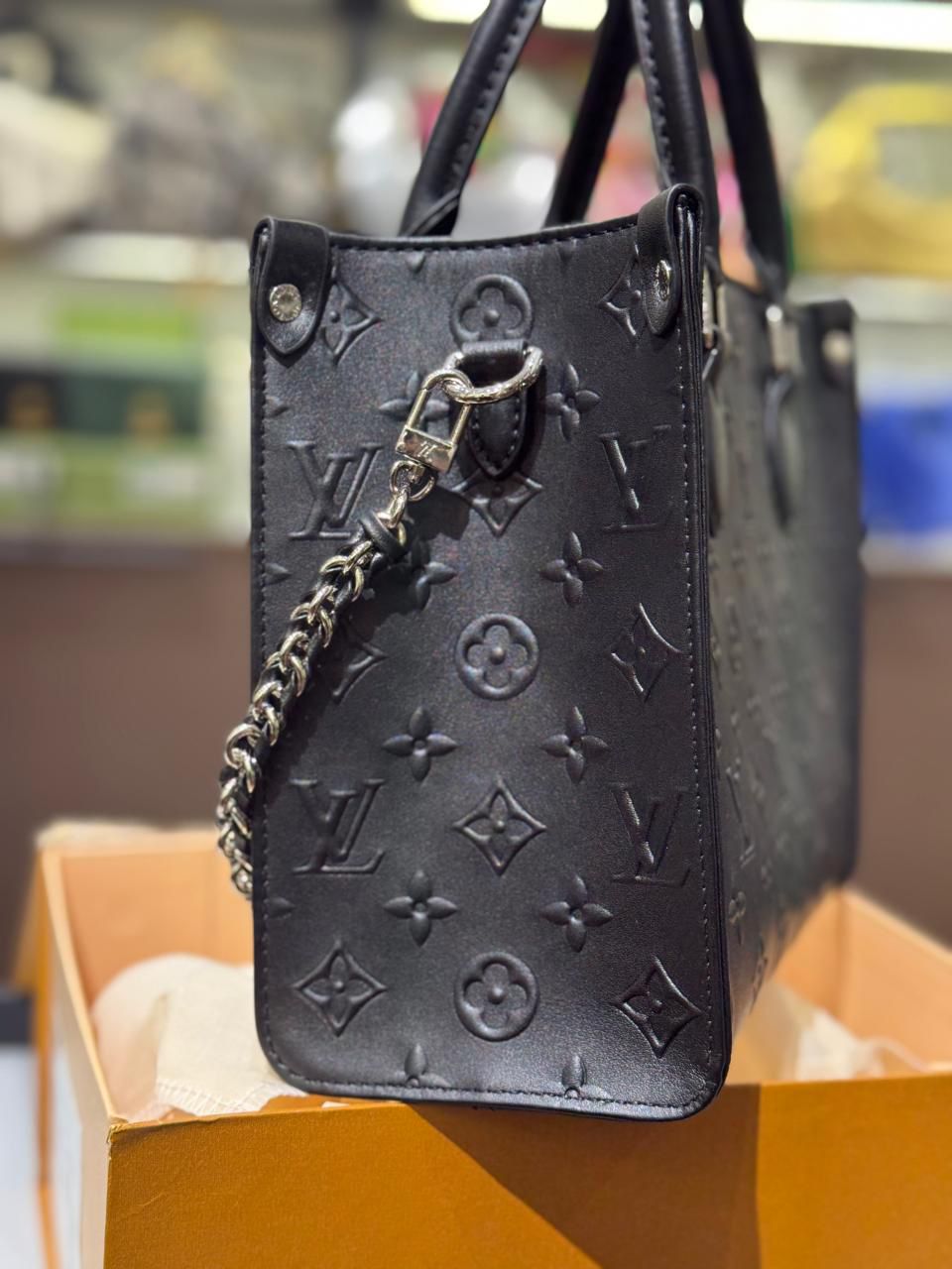 Lo-uis Vuitton Onthego PM Monogram Empreinte Handbag