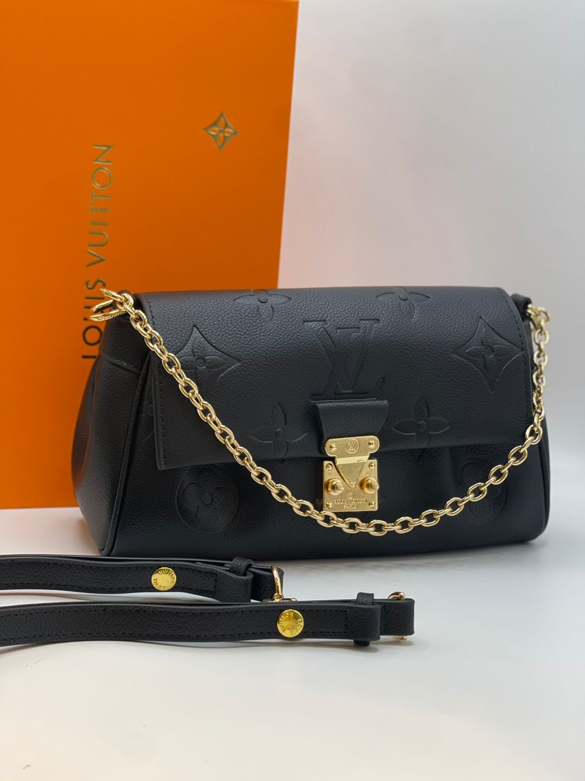 Louis Vuitton Pochette Métis East West Monogram Empreinte Leather