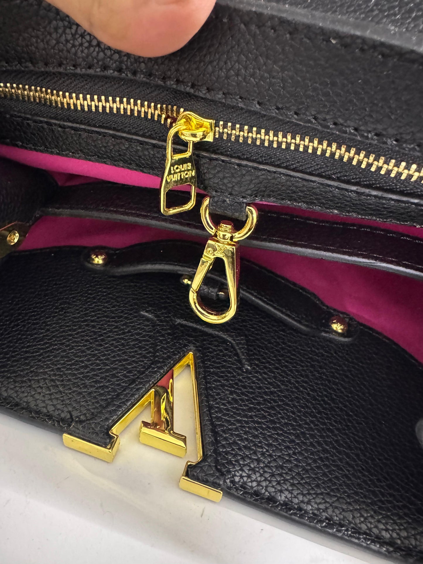 Lo-uis Vuitton Capucines BB - M24728 (Official Model)