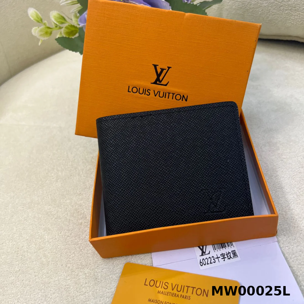 Lo-uis Vuitton Taiga Leather Bi-Fold Wallet Style