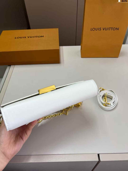 Louis Vuitton Capucines Mini Bag