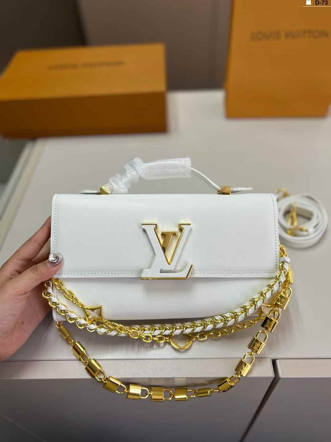 Louis Vuitton Capucines Mini Bag