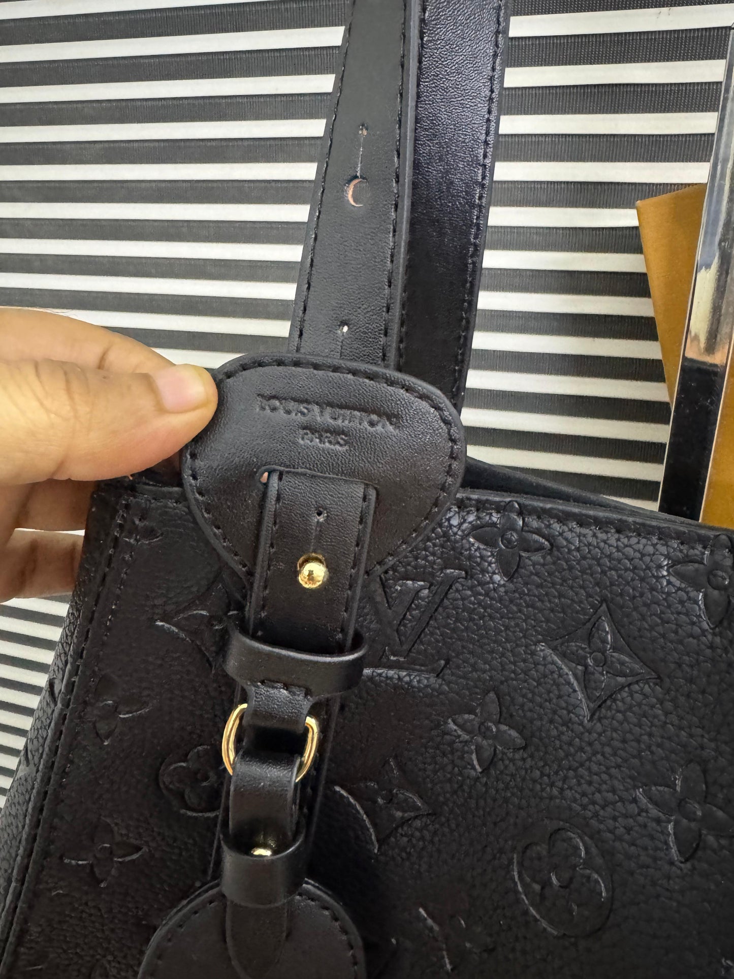 Lo-uis Vuitton All In One MM - M25860