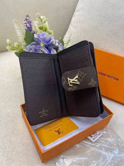 Louis Vuitton Button Wallet Style