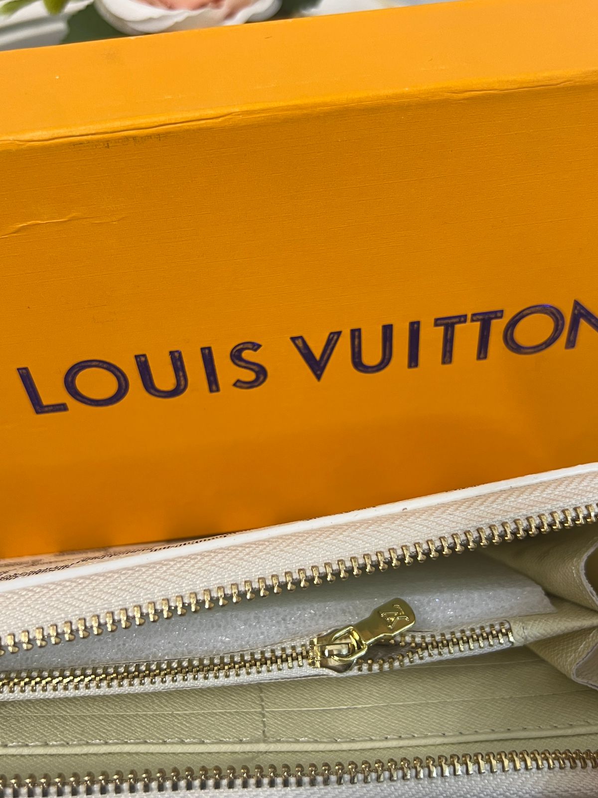 Louis Vuitton Damier Azur Zipper Wallet Style