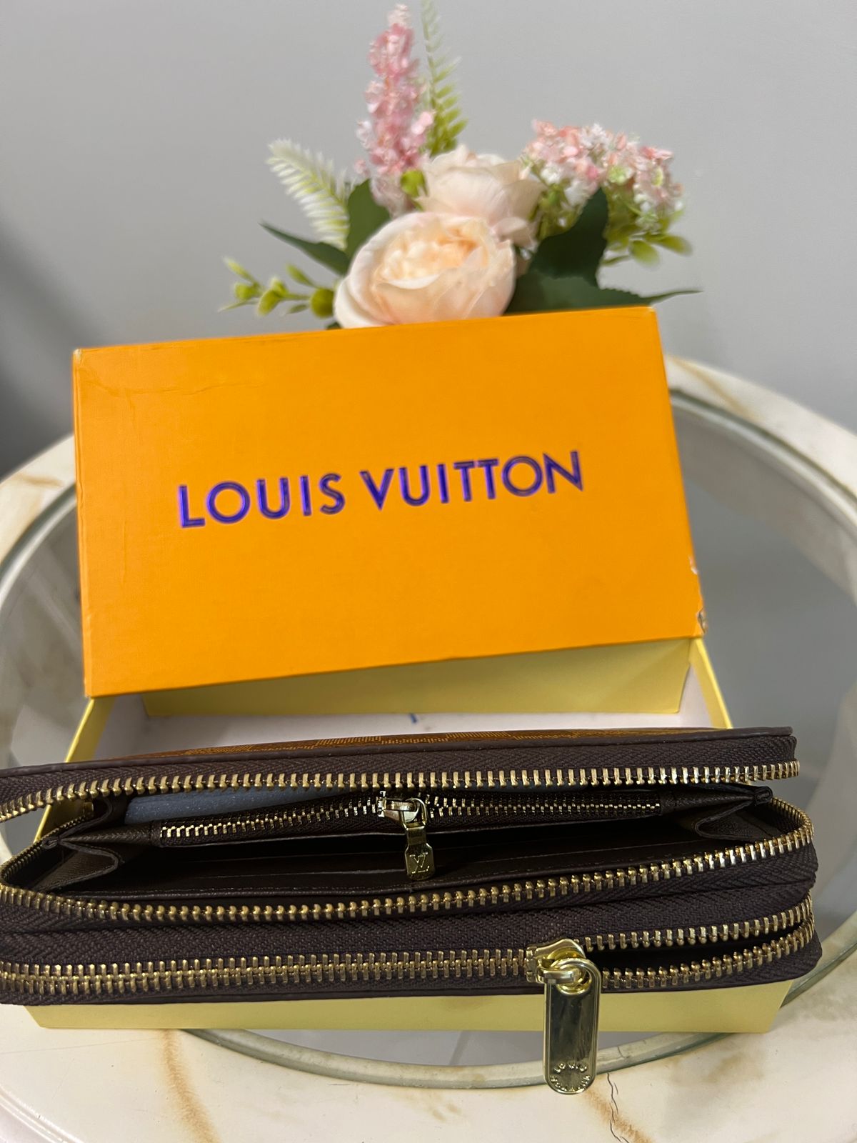 Louis Vuitton Damier Zip Wallet Style