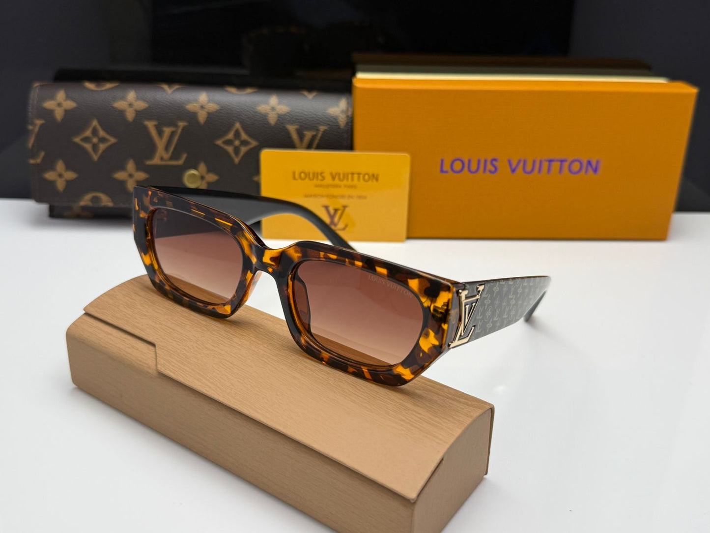 Louis Vuitton LV Link Temple Sunglasses
