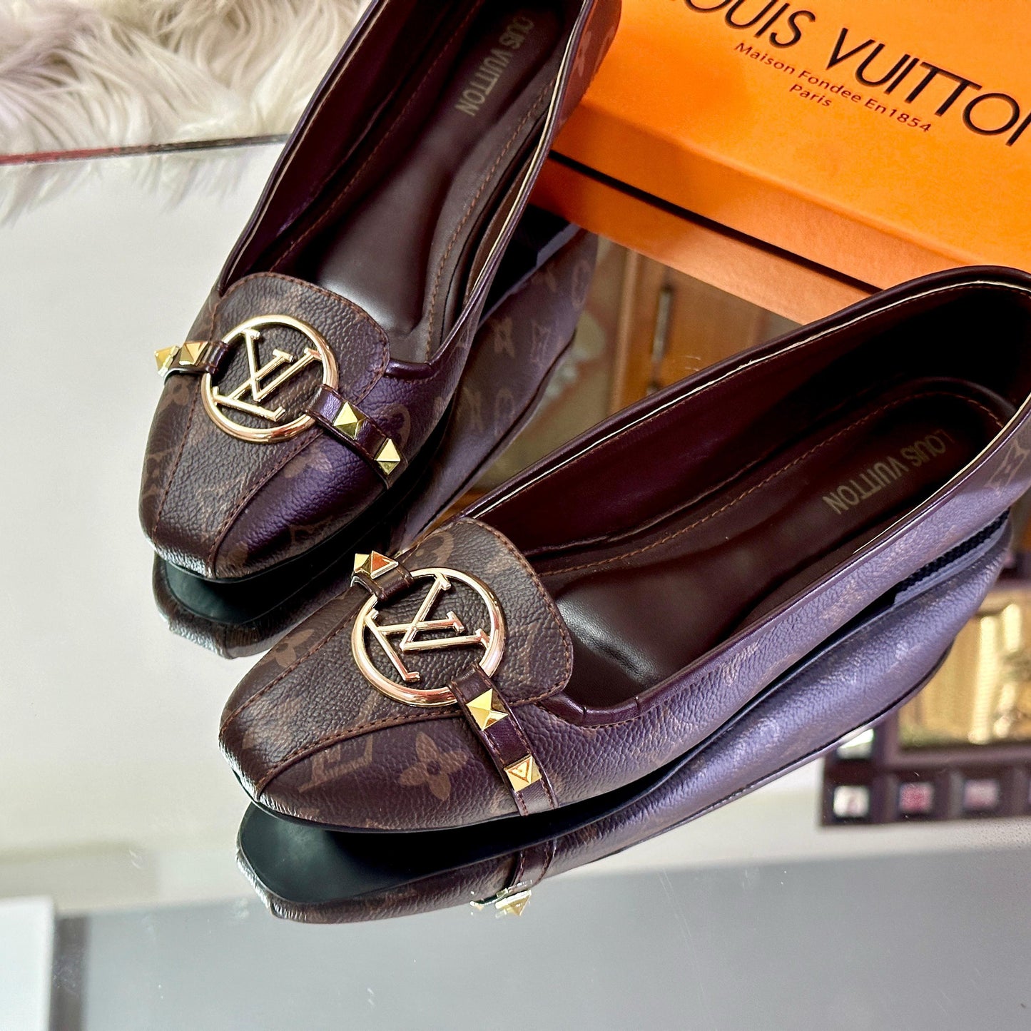 Lo-uis Vuitton LV Monogram Ballet Flats