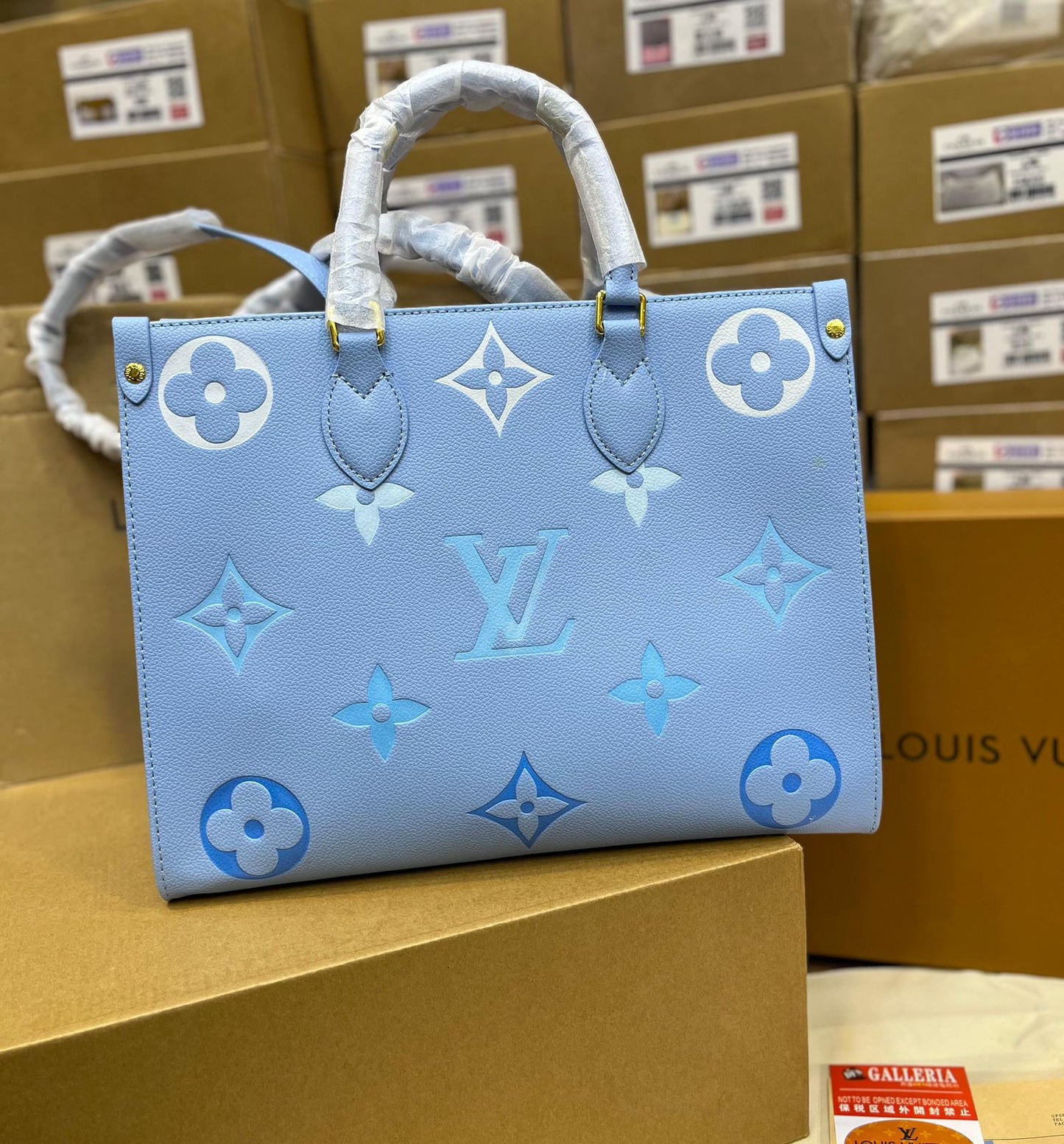 Louis Vuitton OnTheGo MM Monogram Empreinte Giant – By The Pool Capsule Collection
