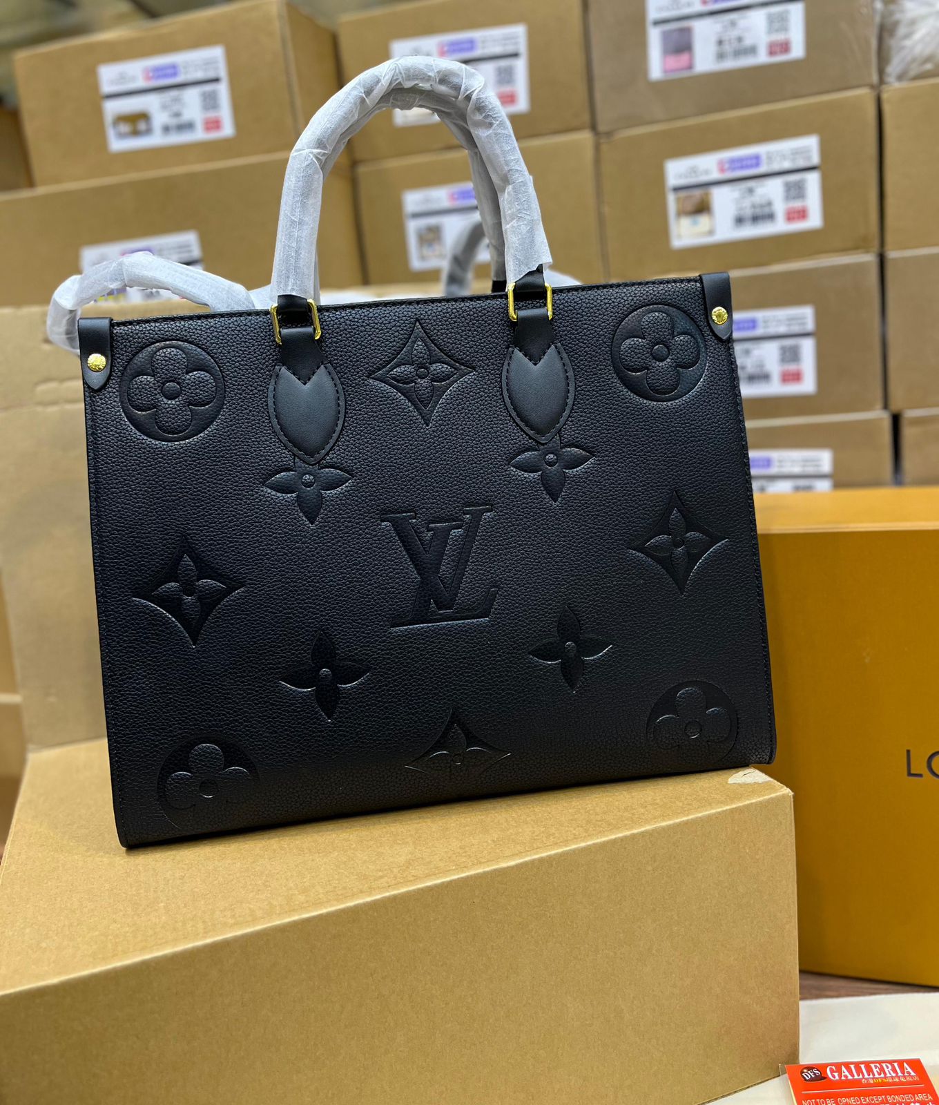 Louis Vuitton OnTheGo MM Monogram Empreinte Giant – By The Pool Capsule Collection
