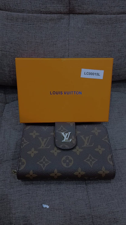 Louis Vuitton Button Wallet Style