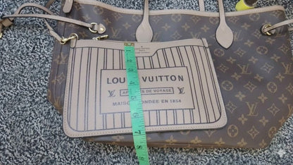 Louis Vuitton Neverfull GM Monogram Tote Bag With Removable Pouch