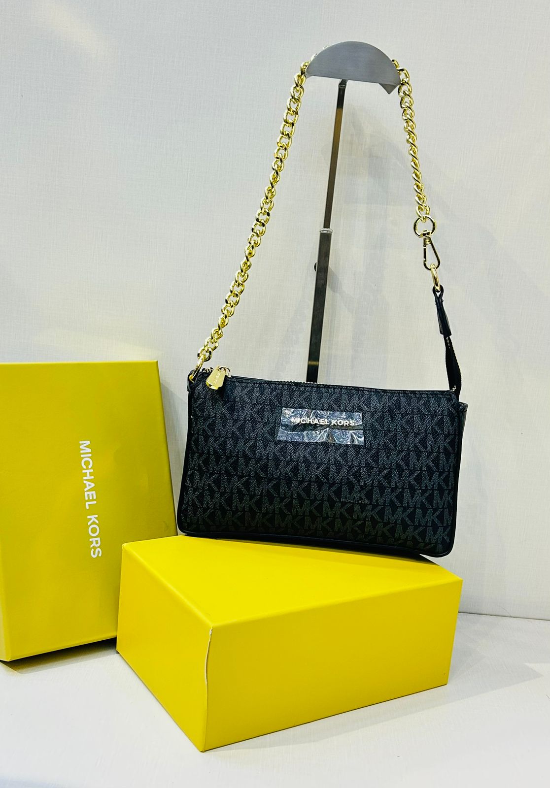 Michael Kors Jet Set Large Zip Pouch