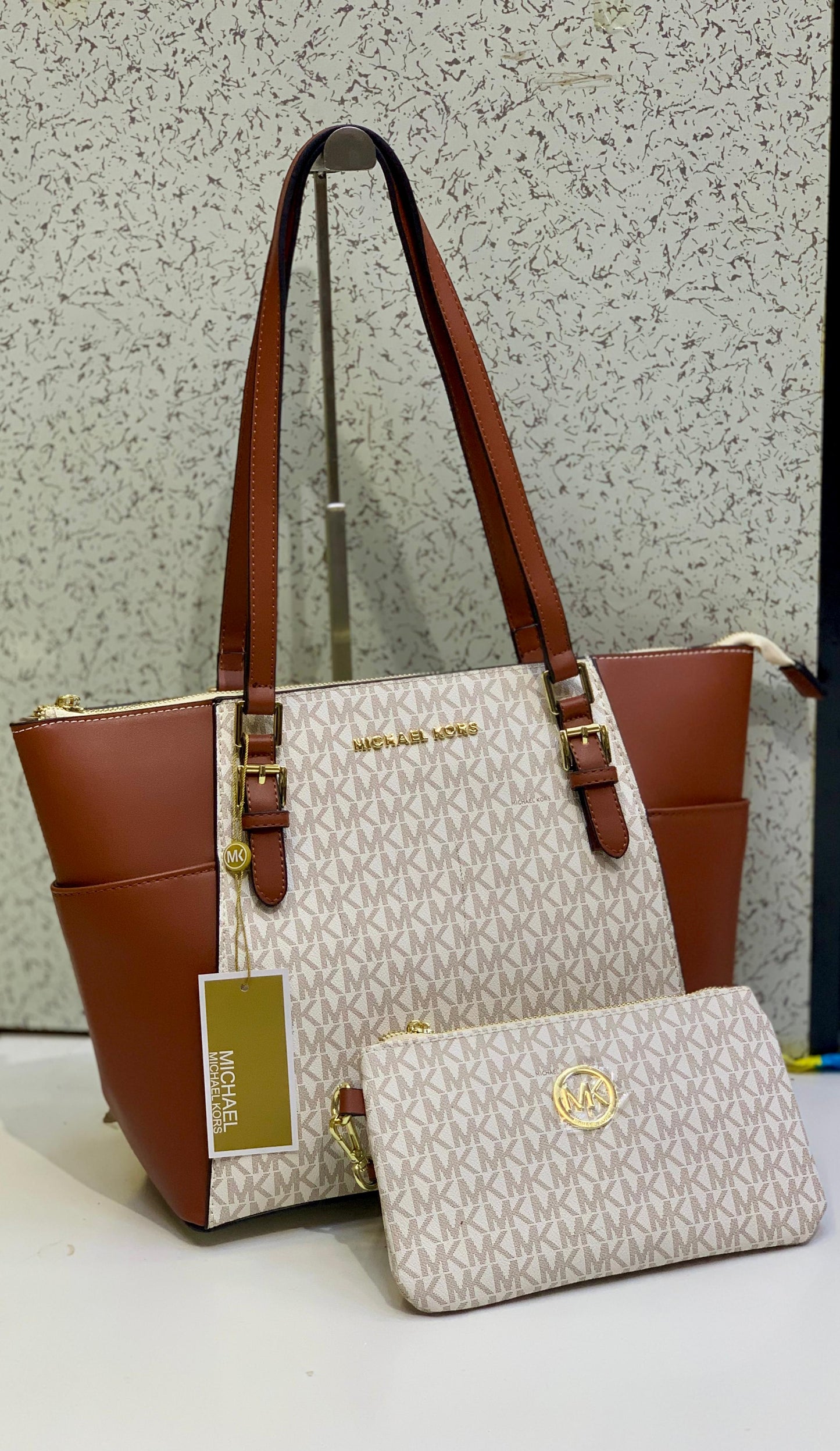 Michael Kors Charlotte Large Top Zip Tote (Signature Canvas)