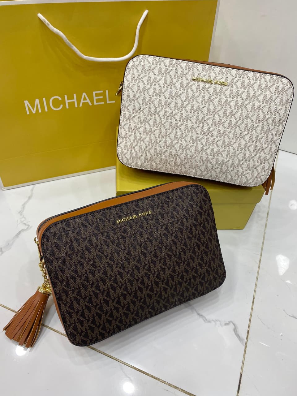 Michael Kors Jet Set Travel Large Crossbody Bag (MK Signature)