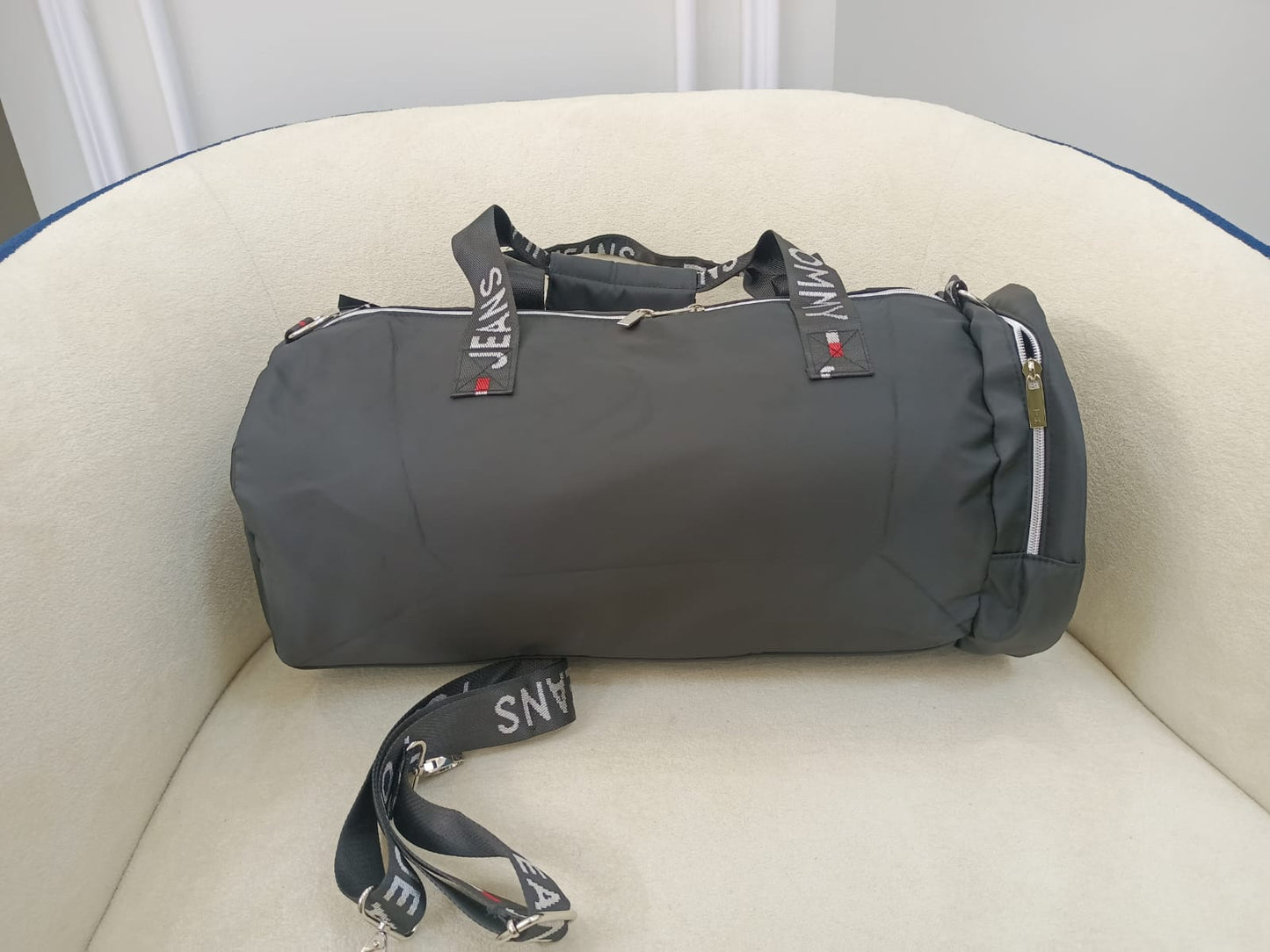 Tommy Hilfiger EST.1985 Signature Travel Bag – Black