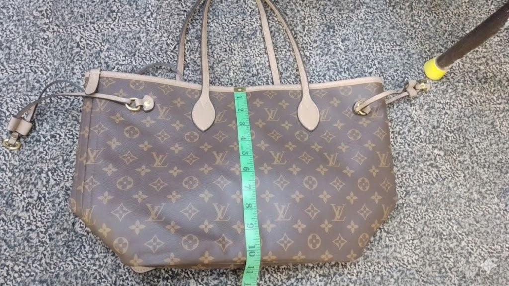 Louis Vuitton Neverfull GM Monogram Tote Bag With Removable Pouch