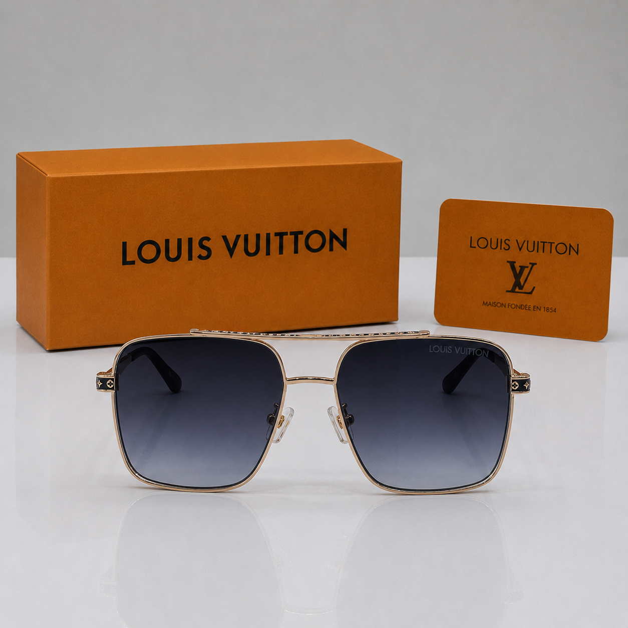 Louis Vuitton Signature Oversized Navigator Sunglasses