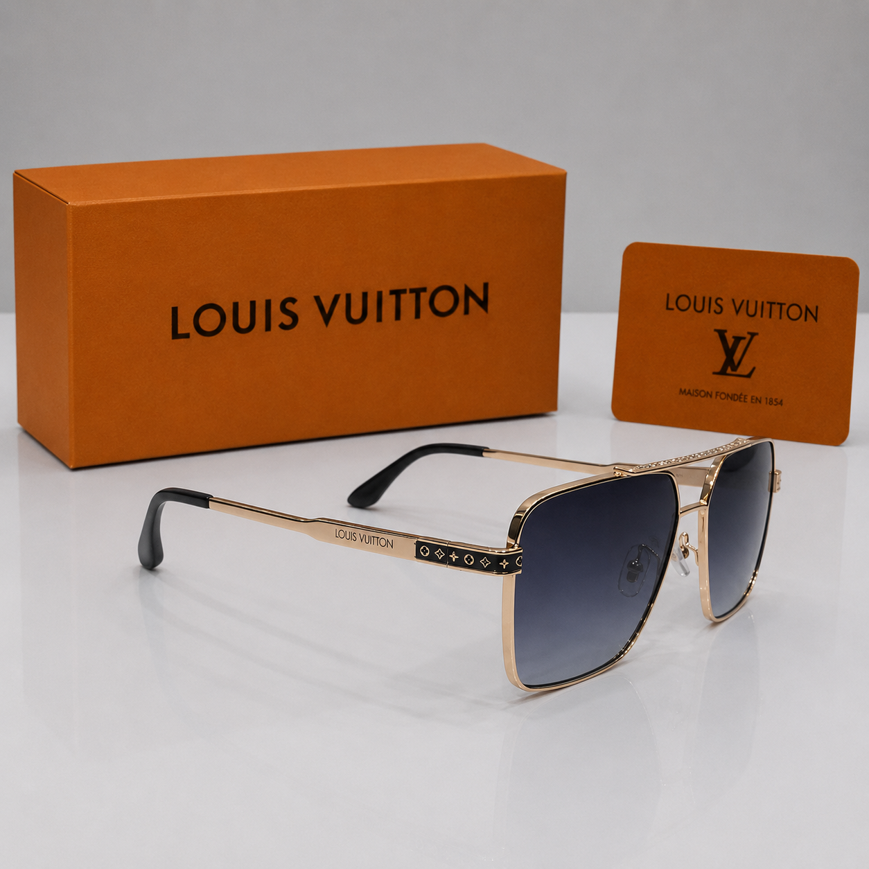 Louis Vuitton Signature Oversized Navigator Sunglasses