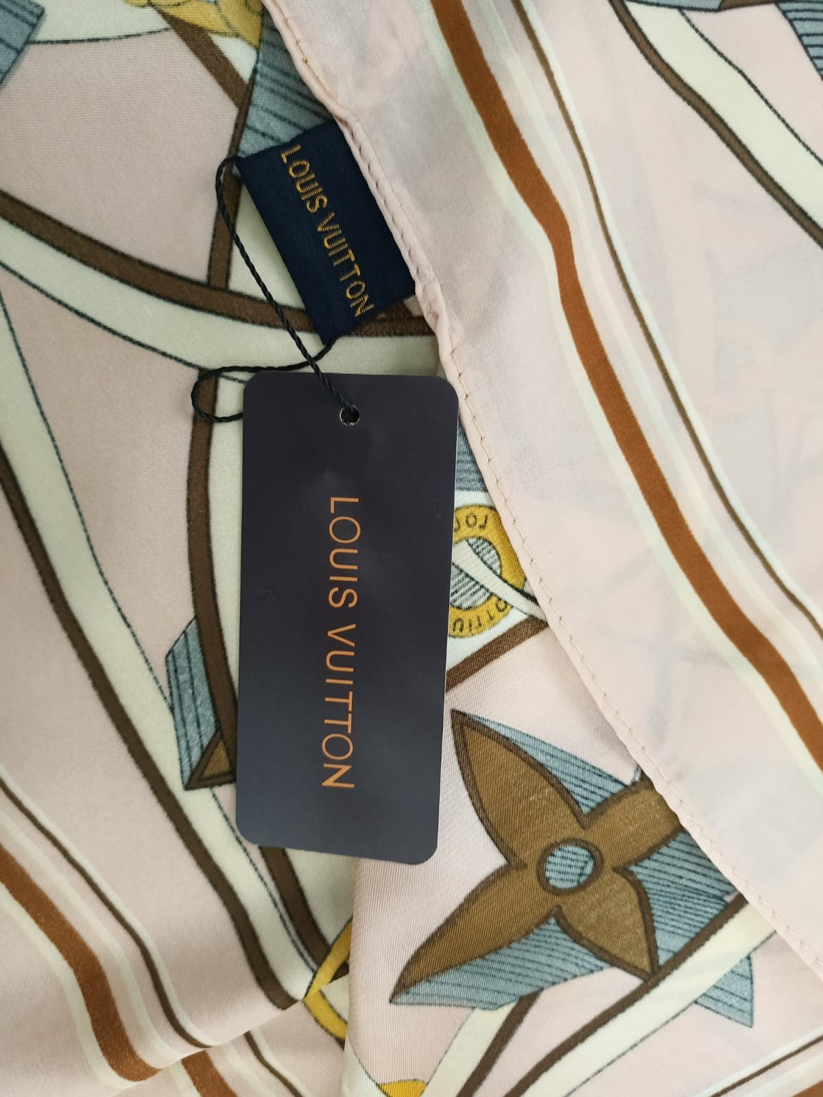 Louis Vuitton Monogram Blossom Silk Blend Luxury Stole