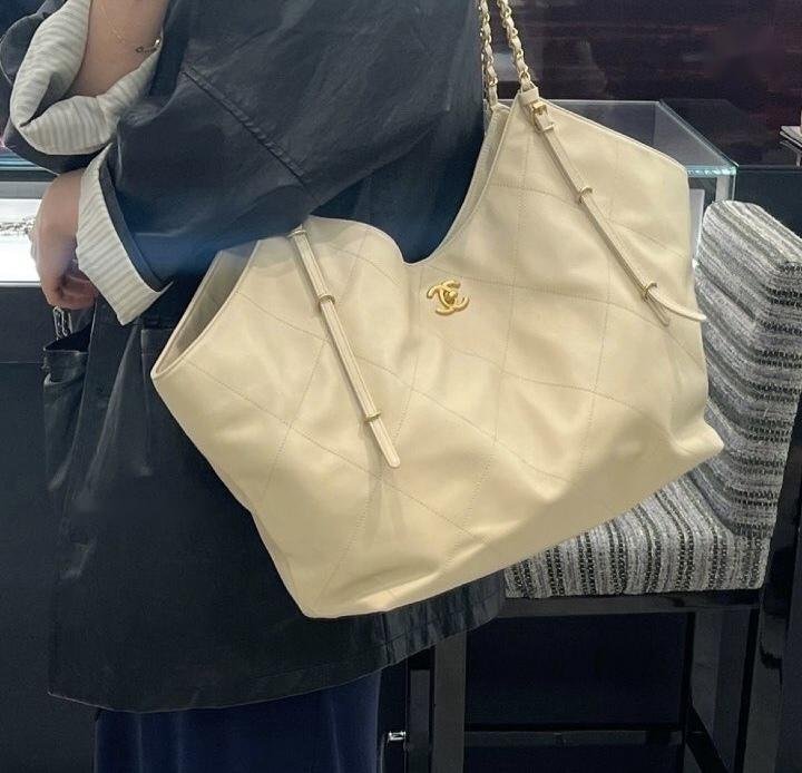 Chanel 25S Maxi Tote Bag